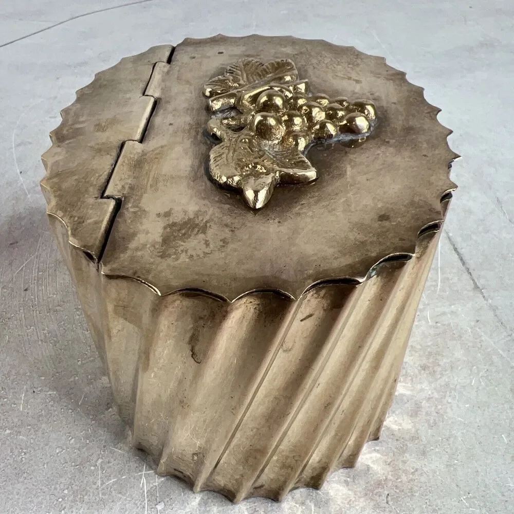 Vintage Fluted Brass Hinged Trinket Box‎ Tea Caddy With Grapes